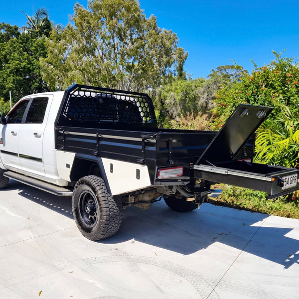 Bens Dodge Ram 2500  in for a custom tray build - Steel construction, removable aluminium floor, 60L stainless headboard water tank, Under tray sealed trundle draw + 4x weather sealed under tray tool boxes!